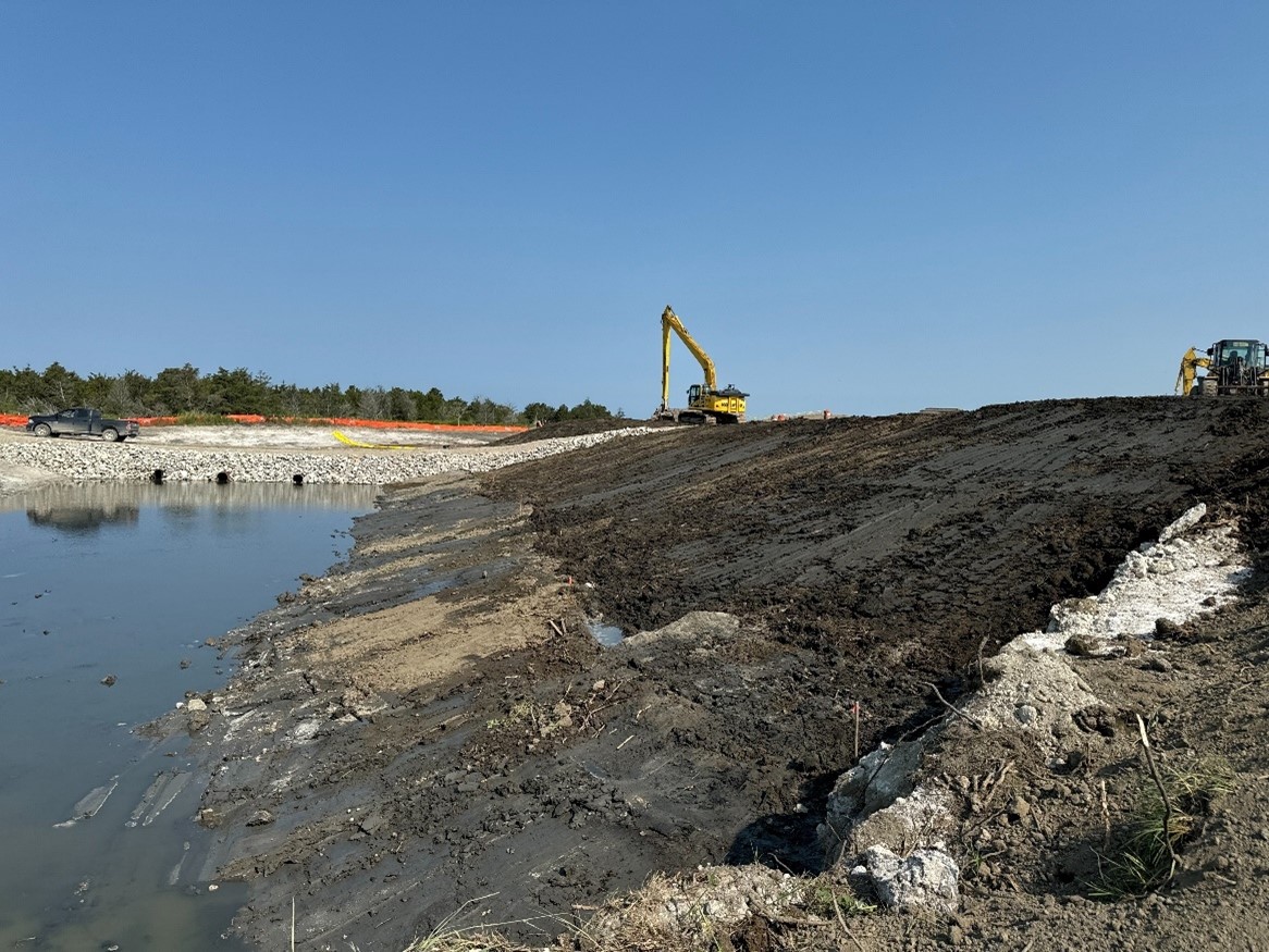 Placement of excavated material on the right bank of Pond Creek – August 2024